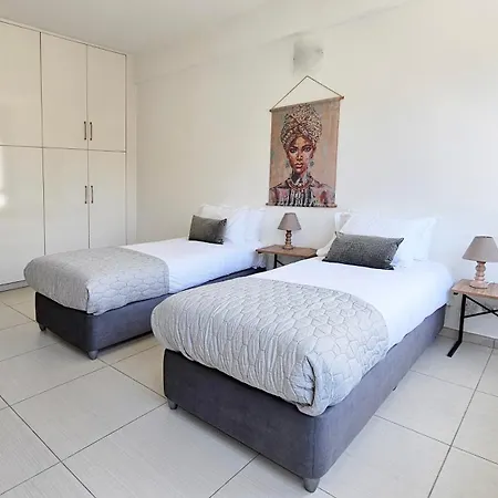 アパート Phaedrus Living Ledras Residences 105 ニコシア
