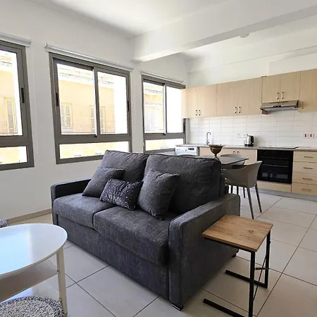 Phaedrus Living Ledras Residences 105 *